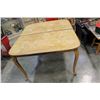 Image 2 : VINTAGE OAK DINING TABLE