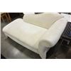 Image 2 : WHITE CHAISE LOUNGE