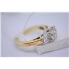 Image 2 : Ladies 14kt yellow and white gold three stone diamond ring set with 1.30ct of brilliant white diamon