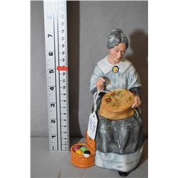 Royal Doulton figurine Embroidering HN2855