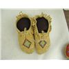 Image 3 : Northern Plains Beaded Moccasins