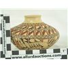 Image 4 : Hopi Pottery Jar - Venora Silas