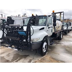 2004 INTERNATIONAL 4400 SPRAYER TRUCK; VIN/SN:1HTMKAAR04H612417 - S/A, 230 HP INT. DIESEL, ALLISON A