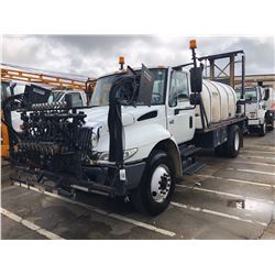 2003 INTERNATIONAL 4400 SPRAYER TRUCK; VIN/SN:1HTMKAAR83H573381 - S/A, 230 HP INT. DIESEL, ALLISON A