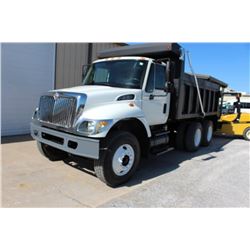 2006 INTERNATIONAL 7400 DUMP TRUCK; VIN/SN:1HTWHAAR26J304927 - T/A, 260 HCI DIESEL ENGINE, ALLISON A