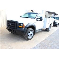 2007 FORD F550 SERVICE TRUCK; VIN/SN:1FDAF56PX7EA13707 - V8 DIESEL, A/T, AC, KNAPHEIDE SERVICE BODY,