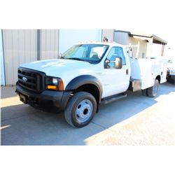 2006 FORD F550 SERVICE TRUCK; VIN/SN:1FDAF56P06EA01922 - V8 POWERSTROKE DIESEL, A/T, AC, KNAPHEIDE S
