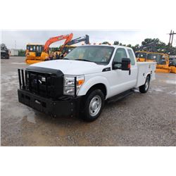 2015 FORD F350 SERVICE TRUCK; VIN/SN:1FD8X3E67FEB33083 - EXT. CAB, V8 GAS, A/T, AC, SERVICE BODY, AI
