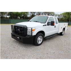2015 FORD F350 SERVICE TRUCK; VIN/SN:1FD8X3E65FEA64300 - EXT. CAB, V8 GAS, A/T, AC, KNAPHEIDE SERVIC