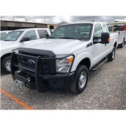 2015 FORD F250 PICKUP TRUCK; VIN/SN:1FT7X2B60FEB07195 - 4X4, V8 GAS, A/T, AC, BED COVER, BED SLIDE, 