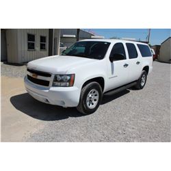 2013 CHEVROLET SURBURBAN VIN/SN:1GNSK5E75DR279380 - 4X4, V8 GAS, A/T, AC, 3RD RED SEATING, 79,292 MI