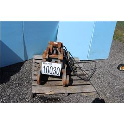 QUICK-HITCH KIT ATTACHMENT FOR BACKHOE BUCKET