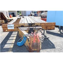 FLATBED TRAILER, PINTLE HOOK