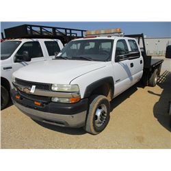 2001 CHEVROLET 3500 FLATBED TRUCK, VIN/SN:1GBBJ33U01F182703 - CREW CAB, V8 GAS ENGINE, A/T, 9' STEEL