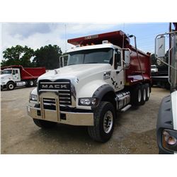 2017 MACK GU713 DUMP TRUCK, VIN/SN:1M2AX07C0HM036562 - TRI-AXLE, 455 HP MACK MP8 ENGINE, ALLISON 450