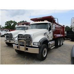 2017 MACK GU713 DUMP TRUCK, VIN/SN:1M2AX07C7HM036560 - TRI-AXLE, 455 HP MACK MP8 ENGINE, ALLISON 450