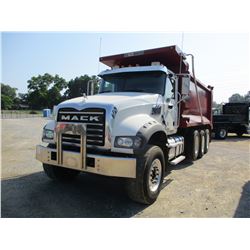 2017 MACK GU713 DUMP TRUCK, VIN/SN:1M2AX07C2HM036563 - TRI-AXLE, 455 HP MACK MP8 ENGINE, ALLISON 450