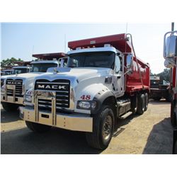 2018 MACK GU713 DUMP, VIN/SN:1M2AX07C9JM038428 - 455HP MACK MP8 ENGINE, MACK M DRIVE, A/T,46K REARS,