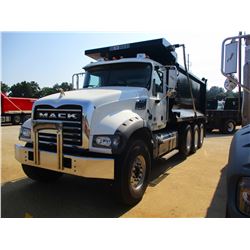2018 MACK GU713 DUMP, VIN/SN:1M2AX07C8JM038243 - TRI-AXLE, MP8 MACK 455M DIESEL ENG, MACK T310M 10 S