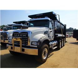 2018 MACK GU713 DUMP, VIN/SN:1M20X07C5JM036613 - TRI-AXLE, 455HP MACK 455 MP8 ENGINE, MACK T310M 10 