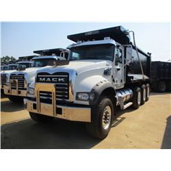 2018 MACK GU713 DUMP, VIN/SN:1M2AX07C7JM036614 - TRI-AXLE, 455HP MACK 455 MP8 ENGINE, MACK T310M 10 