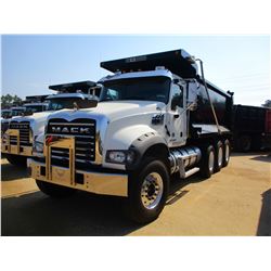 2018 MACK GU713 DUMP, VIN/SN:1M2AX07C2JM036617 - TRI-AXLE, 455HP MACK 455 MP8 ENGINE, MACK T310M 10 