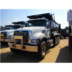 2018 MACK GU713 DUMP TRAILER, VIN/SN:1M2AX07C8JM037108 - TRI-AXLE, 455 HP MACK MP8 ENGINE, MACK T310