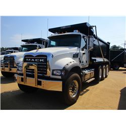 2018 MACK GU713 DUMP, VIN/SN:1M2AX07C9JM038235 -TRI-AXLE, 455 HP MACK MP8M ENGINE, MACK T310M 10 SPE