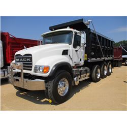 2007 MACK CV713 DUMP, VIN/SN:1M2AG11C47M067102 - TRI-AXLE, MACK DIESEL ENG, 10 SPEED TRANS, 44K REAR