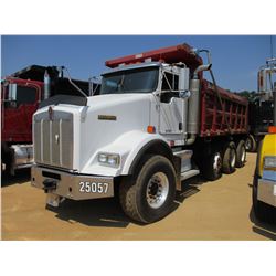 2007 KENWORTH T800 DUMP, VIN/SN:1NKDLB0X57J208315 - TRI-AXLE, 466HP CAT C15 ENGINE, 8LL TRANS, 46K R