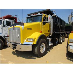 2007 KENWORTH T800 DUMP, VIN/SN:1NKDXUEX17J173328 - TRI-AXLE, 470HP C13 CAT ENGINE, 8LL TRANS, 46K R