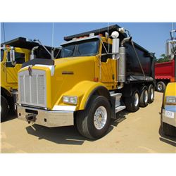 2006 KENWORTH T800 DUMP, VIN/SN:1NKDX8TX16J111790 - TRI-AXLE, 475HP CAT C15 ENGINE, 8LL TRANS, 46K R