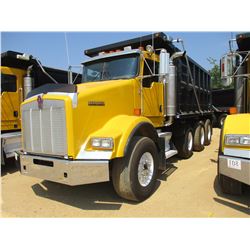 2006 KENWORTH T800 DUMP, VIN/SN:1NKDX8TX56J111789 - TRI-AXLE, 475HP CAT C15 ENGINE, 8LL TRANS, 46K R