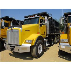 2007 KENWORTH T800 DUMP, VIN/SN:1NKDXUEX67J173325 - TRI-AXLE, 470HP CAT C13 DIESEL ENGINE, 8LL TRANS