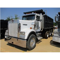 2003 KENWORTH IN900 DUMP, VIN/SN:XBTX13J397516 -TRI-AXLE, 475HP CAT C15 DIESEL ENGINE, 8LL TRANS, EN