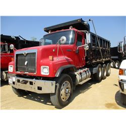 2000 INTERNATIONAL 5500 DUMP, VIN/SN:1HTXLAST8YJ074522 - TRI-AXLE, 470HP CAT DIESEL ENGINE, 8LL TRAN
