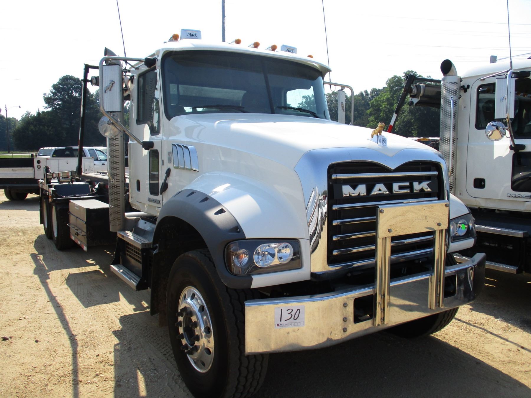 2018 MACK GU713 ROLL OFF TRUCK, VIN/SN:1M2AX09C8JM037543 - T/A, 415HP ...