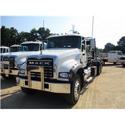 2017 MACK GU713 ROLL OFF TRUCK, VIN/SN:1M2AX04C7HM031377 - T/A, 405HP MACK MP7M ENGINE, M DRIVE A/T,