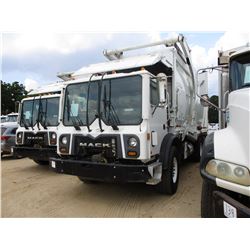 2018 MACK MRU613 GARBAGE TRUCK, VIN/SN:1M2AV04C0JM017977 - T/A, 345 HP MP7 MACK DIESEL ENGINE, ALLIS