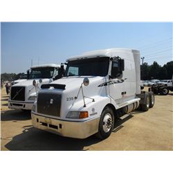 2003 VOLVO TRUCK TRACTOR, VIN/SN:4V4NC9JH13N338704 - T/A, 435 HP CUMMINS, 18 SPD TRANS, 40K REARS, 1