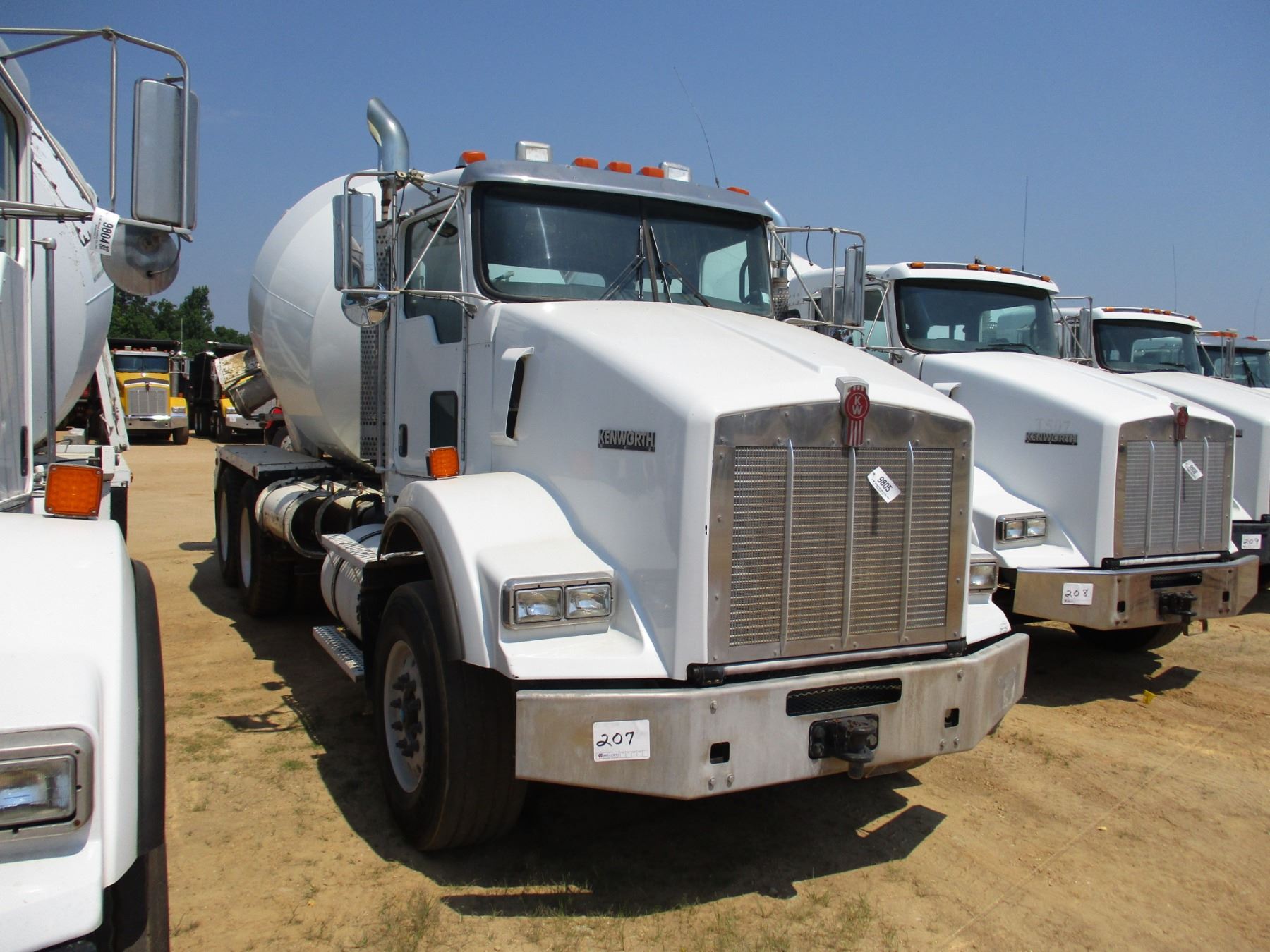 2009 KENWORTH T800 MIXER TRUCK, VIN/SN1NKDLF0X89J244266 T/A, CUMMINS DIESEL ENGINE, 8LL TRANS