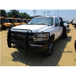 2008 CHEVROLET 3500HD FLATBED TRUCK, VIN/SN:1GCJK33668F174390 - 4X4, CREW CAB, DIESEL, A/T, FLATBED,