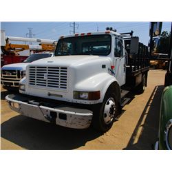 1998 INTERNATIONAL 4700 FLATBED, VIN/SN:1HTSCABLXWH558206 - S/A, IHC, A/T, 23,500 GVW, 14' FLATBED B