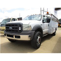 2005 FORD F450 FLATBED TIRE TRUCK, VIN/SN:1FDXF46P25EA03464 - POWER STROKE DIESEL ENGINE, A/T, 14' F