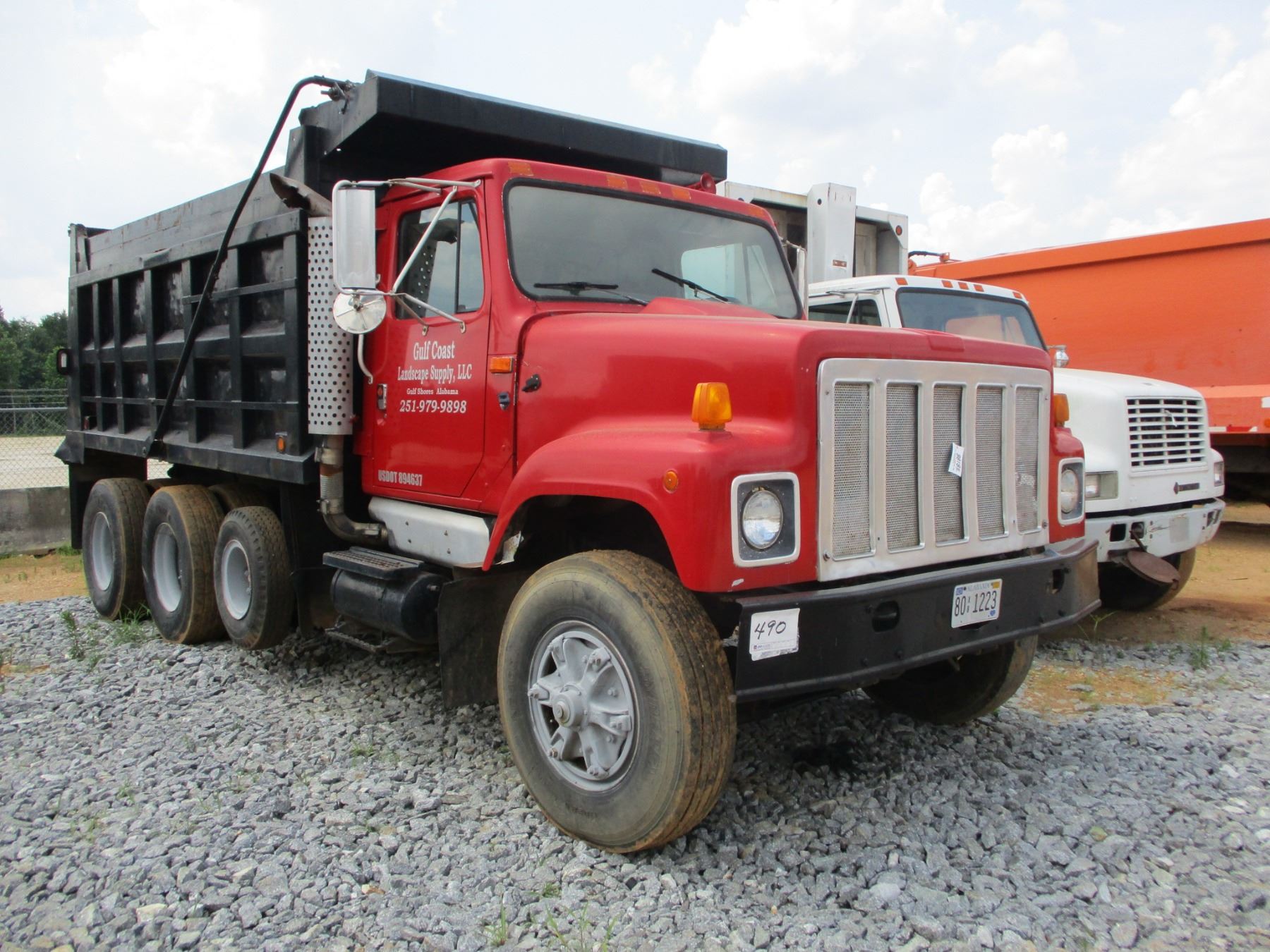 1990 INTERNATIONAL 2554 DUMP, VIN/SNLH277175 TRIAXLE, DIESEL ENGINE