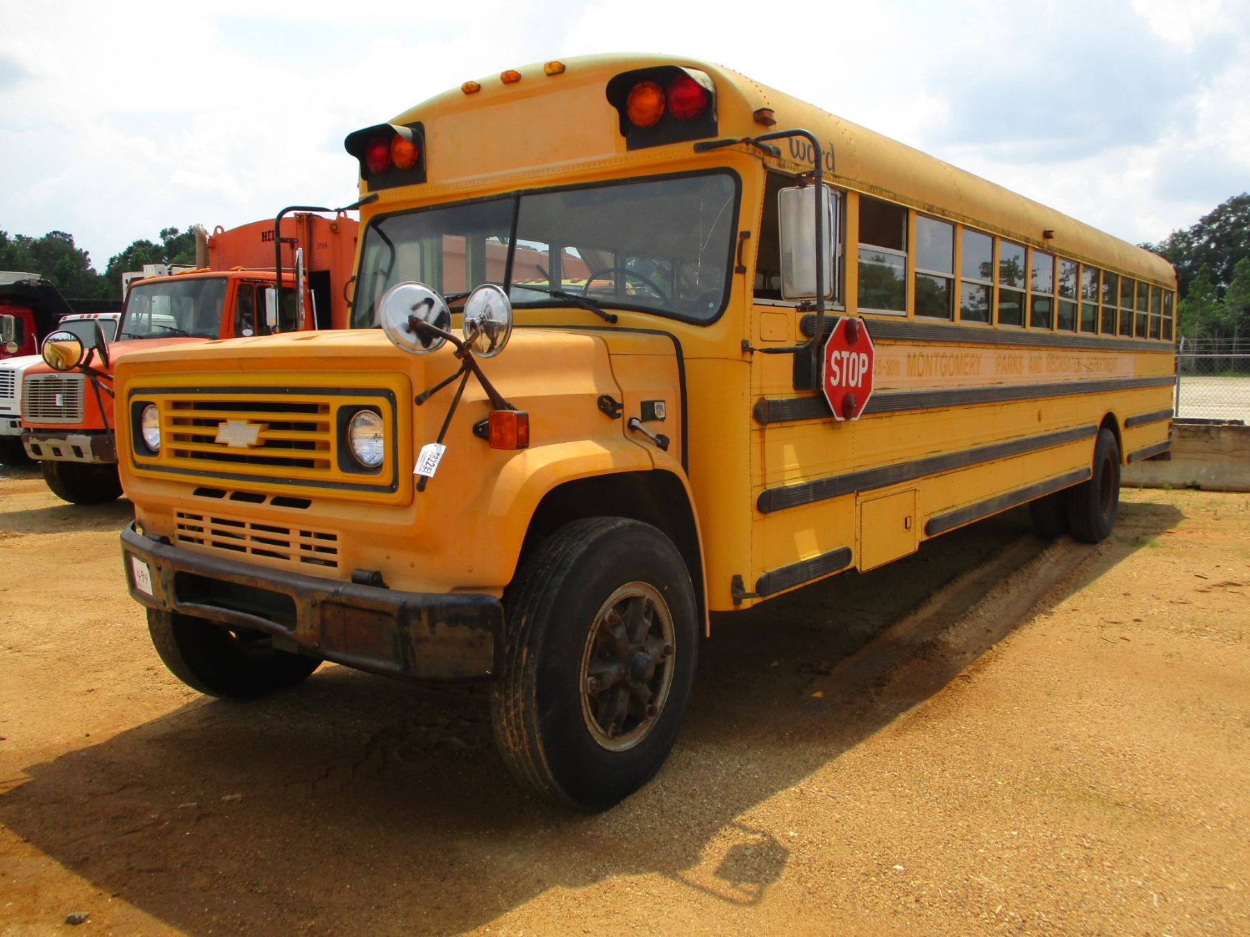 Chevrolet School Bus 1989 CHEVROLET SCHOOL BUS, VIN/SN:39415 - DIESEL ENGINE, A/T, 48