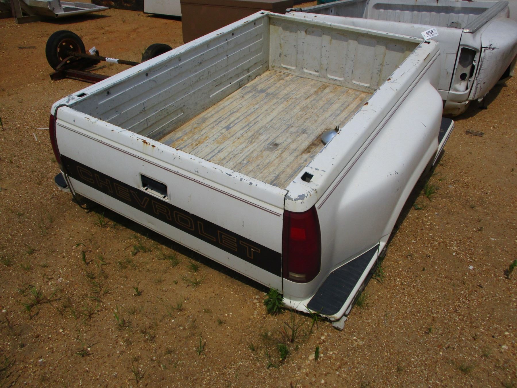 CHEVY DUALLY TRUCK BED
