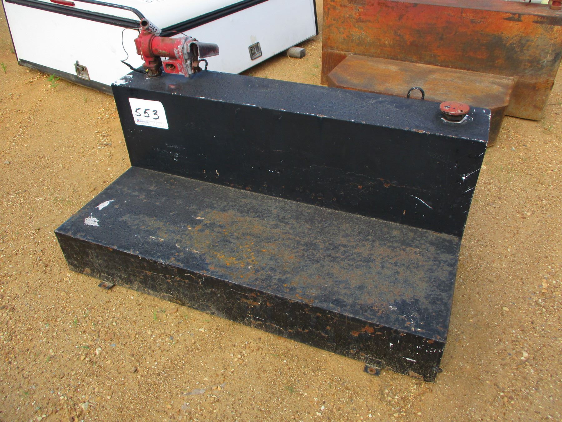 L SHAPE FUEL TANK W/12 VOLT PUMP