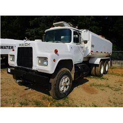 1987 MACK R686ST WATER TRUCK, VIN/SN:1M2N179Y7HA006805 - MACK DIESEL ENGINE, 6 SPEED TRANS, 44K REAR