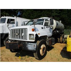 1998 CHEVROLET 8500 ASPHALT DISTRIBUTOR, VIN/SN:1GBP7H1CXWJ112989 - S/A, CAT DIESEL ENG, A/T, 23K RE